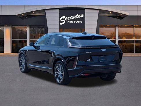 Used 2024 Cadillac Lyriq Luxury RWD image 3