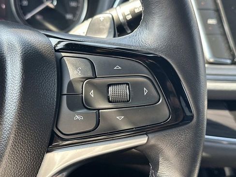 Used 2023 Buick Enclave Essence AWD/4WD image 23