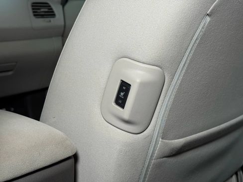 Used 2012 Nissan Leaf SV image 20