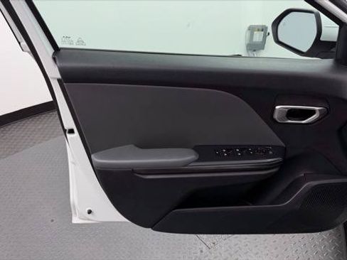 Used 2025 Kia K4 FWD image 13