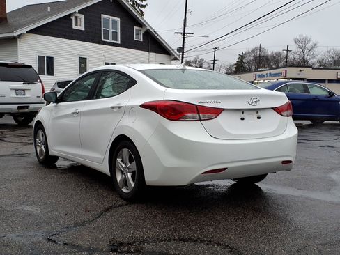 Used 2013 Hyundai Elantra GLS image 2