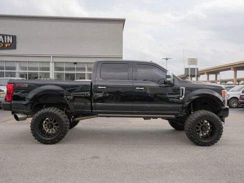 Used 2017 Ford F250 Platinum w/ Platinum Ultimate Package image 4