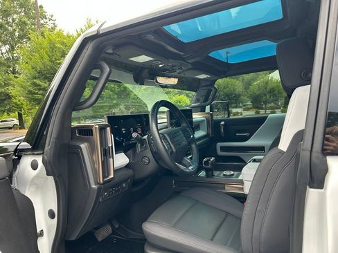 Used 2025 GMC Hummer EV 2X w/ LPO, Dark Essentials Package AWD/4WD image 48