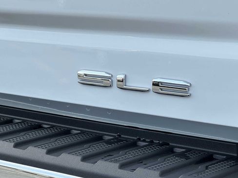 New 2025 GMC Sierra 2500 SLE w/ Preferred Package image 16