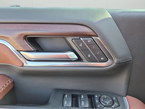 Used 2024 GMC Sierra 3500 Denali Ultimate image 27