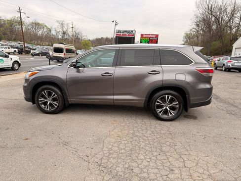 Used 2016 Toyota Highlander XLE image 8
