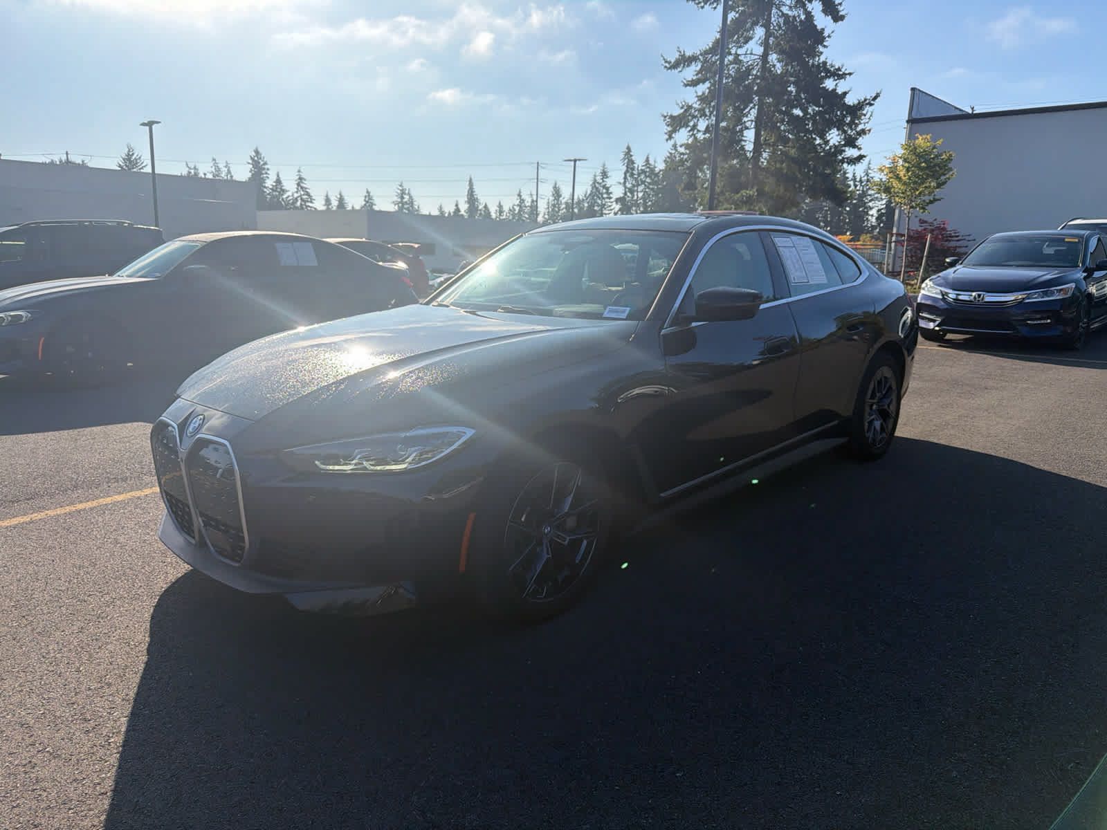 Used 2023 BMW i4 eDrive40 RWD image 2