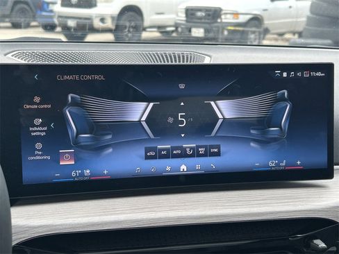 Used 2025 BMW 330i Sedan image 35