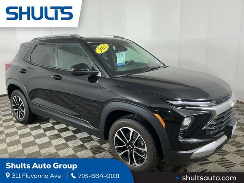 Used 2025 Chevrolet TrailBlazer LT AWD/4WD image 1
