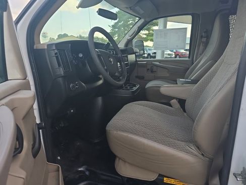 Used 2011 Chevrolet Express 2500 image 14