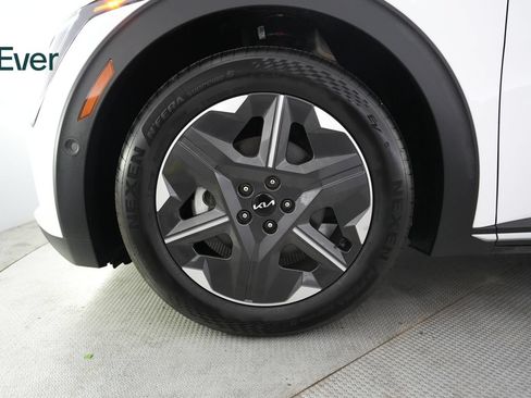 Used 2025 Kia EV6 Light w/ Light LR Technology Package RWD image 19