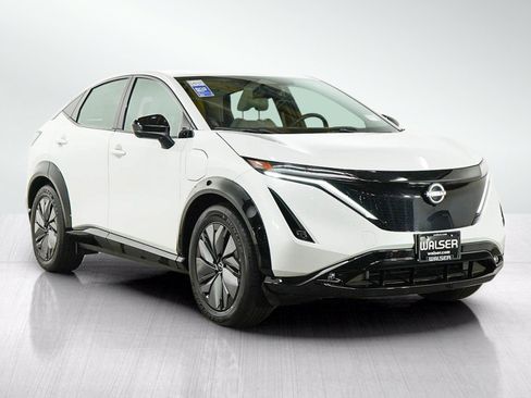 Used 2024 Nissan Ariya AWD image 7