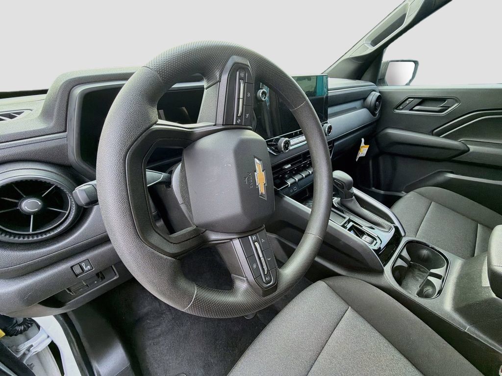 Used 2025 Chevrolet Colorado W/T w/ Advanced Trailering Package RWD image 10