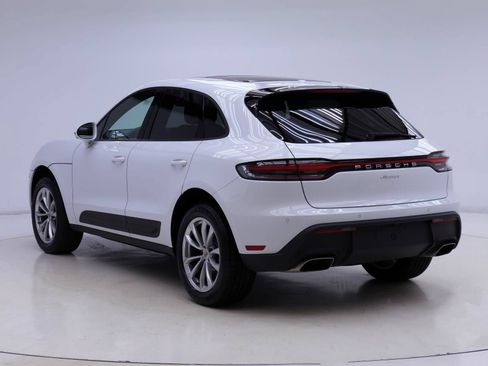 Used 2025 Porsche Macan AWD/4WD image 3