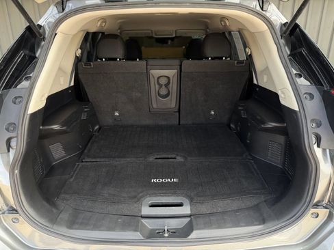 Used 2020 Nissan Rogue S w/ Special Edition Package image 17
