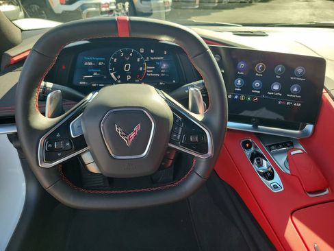 Used 2022 Chevrolet Corvette Stingray Preferred Cpe w/ Z51 Performance Package RWD image 4