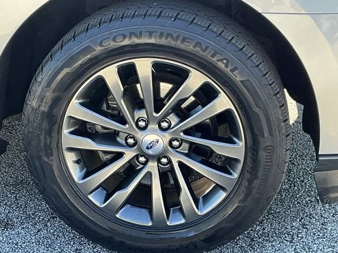 Used 2020 Ford Expedition Limited image 16