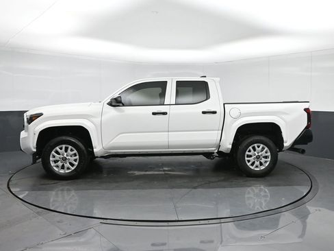 Used 2025 Toyota Tacoma SR image 4