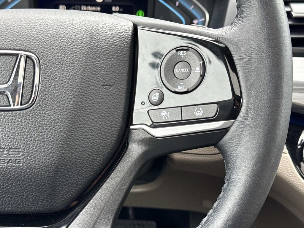 Used 2023 Honda Odyssey Elite image 9