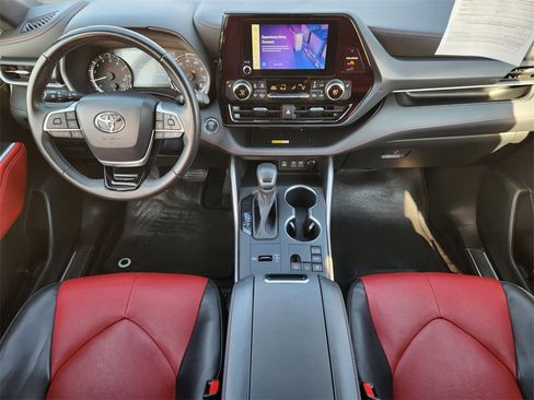 Used 2023 Toyota Highlander XSE image 26