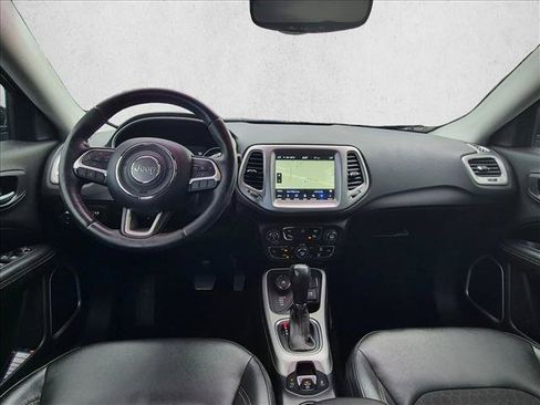 Used 2018 Jeep Compass Latitude w/ Popular Equipment Group AWD/4WD image 16