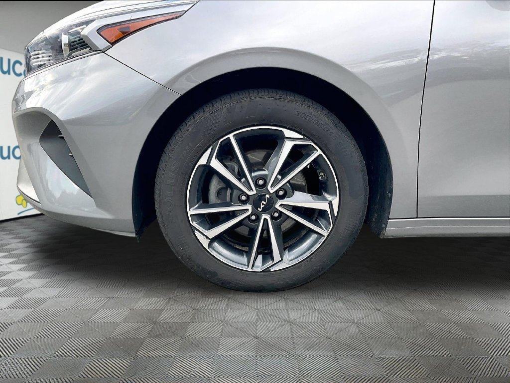 Certified 2023 Kia Forte LXS w/ LXS Technology Package FWD image 7