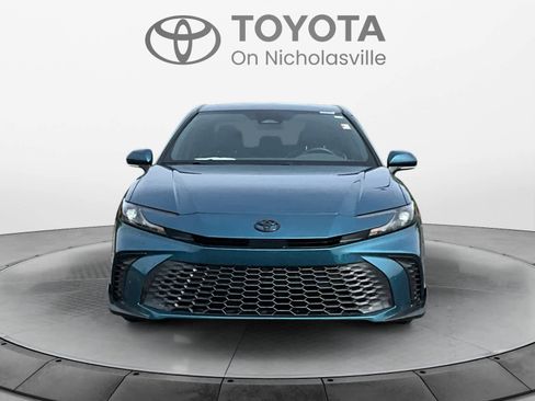 Used 2025 Toyota Camry SE w/ Convenience Package FWD image 9