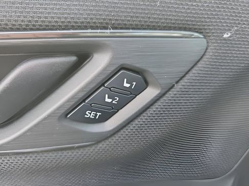 Used 2026 Subaru Outback Limited AWD/4WD image 23