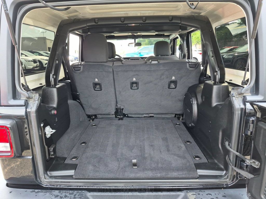 Used 2020 Jeep Wrangler Unlimited Sport S AWD/4WD image 24