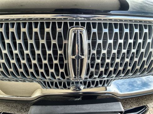 Used 2019 Lincoln Nautilus Reserve image 30