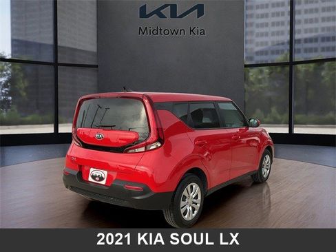 Used 2021 Kia Soul LX image 3