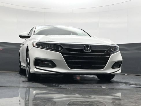 Used 2018 Honda Accord Touring image 30
