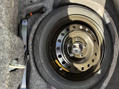 Used 1990 Buick Reatta Convertible image 31