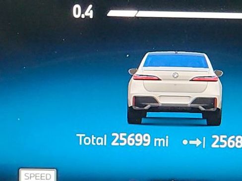 Used 2023 BMW 740i w/ Executive Package image 42