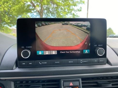 Used 2023 Honda Pilot Sport image 18
