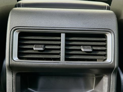 Used 2024 Volkswagen Atlas Cross Sport SE image 26