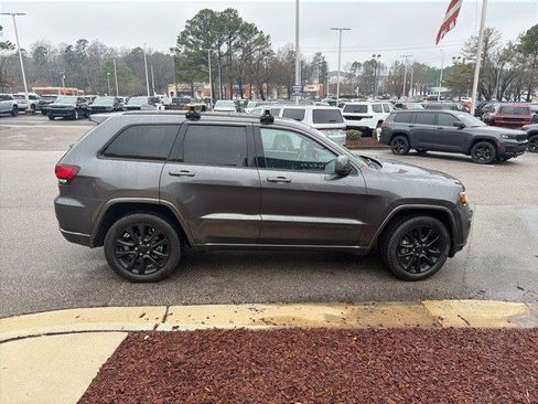 Used 2019 Jeep Grand Cherokee Altitude image 7
