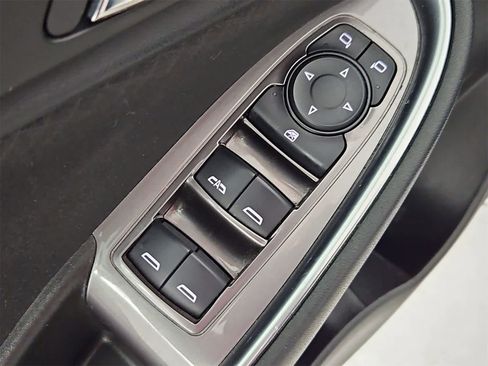 Used 2022 Chevrolet Malibu LT image 17