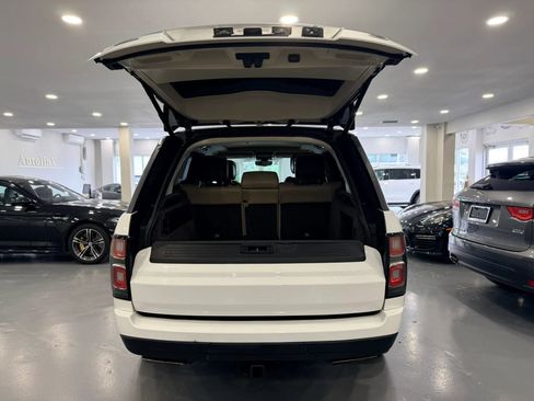 Used 2018 Land Rover Range Rover HSE image 19