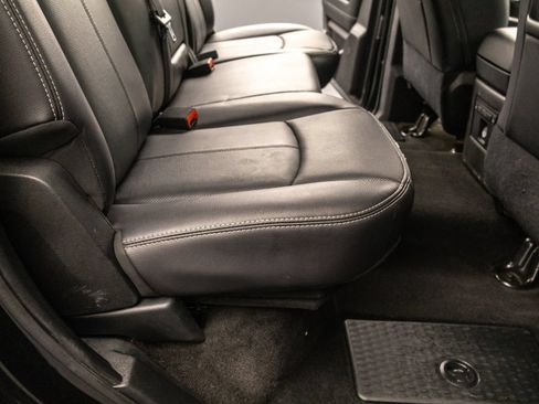 Used 2018 RAM 3500 Laramie w/ Convenience Group AWD/4WD image 35