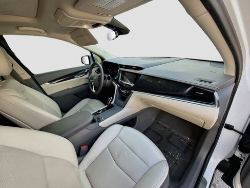 Used 2022 Cadillac XT6 Premium Luxury FWD image 32