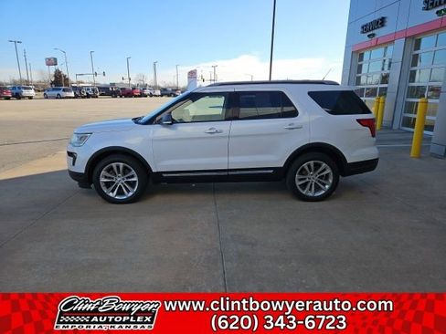 Used 2019 Ford Explorer XLT w/ Equipment Group 202A image 5