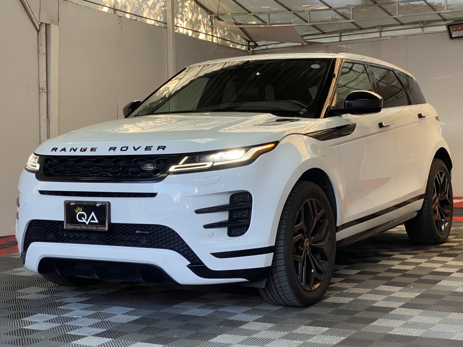 Used 2023 Land Rover Range Rover Evoque R-Dynamic SE AWD/4WD image 3