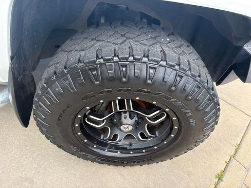 Used 2006 HUMMER H3 w/ Chrome Appearance Package AWD/4WD image 12