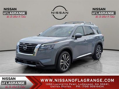 New 2025 Nissan Pathfinder Platinum w/ Cargo Package