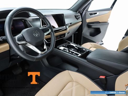 Used 2025 Volkswagen Atlas Cross Sport SE w/ Panoramic Sunroof Package image 58