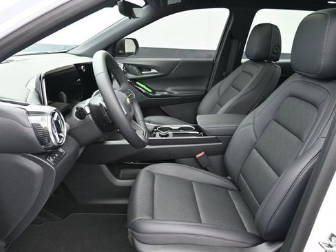 New 2026 Chevrolet Equinox LT FWD image 23