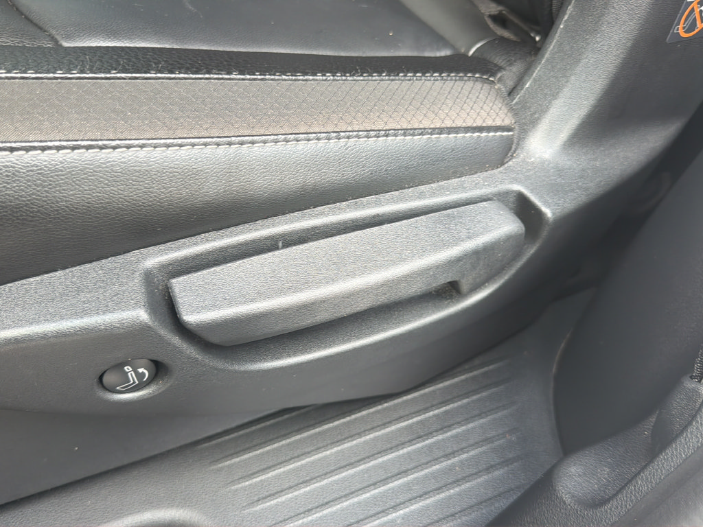 Certified 2025 Nissan Pathfinder SL FWD image 27