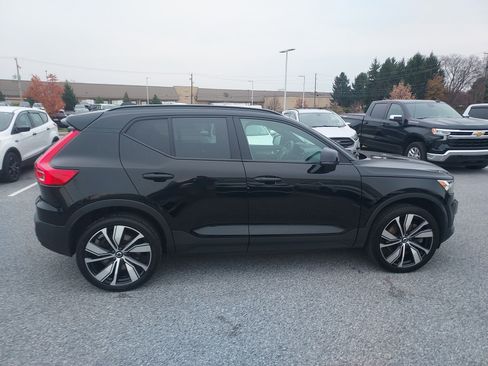 Used 2021 Volvo XC40 P8 Recharge image 4