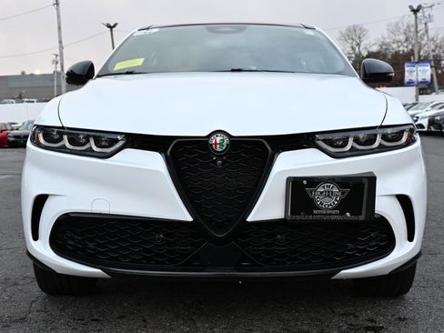 Used 2024 Alfa Romeo Tonale Veloce w/ Active Assist Package AWD/4WD image 3